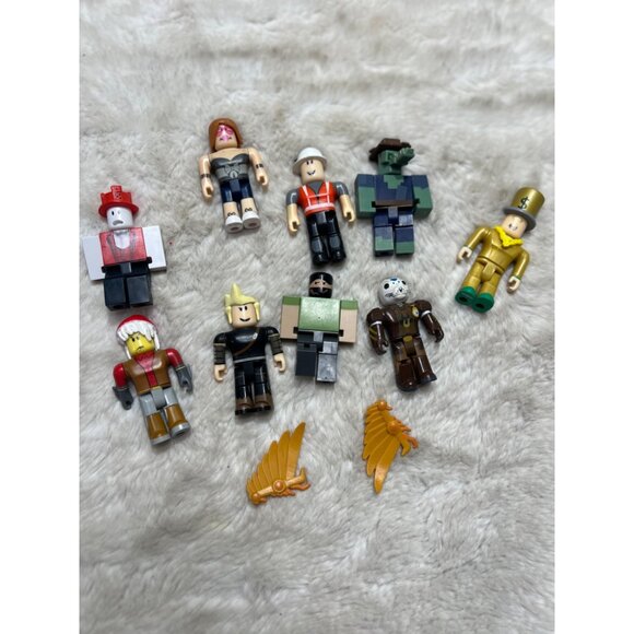 Roblox Figurine Bundle Character Collectibles Rare Mix Of Vintage & Modern Minia - Picture 4 of 5